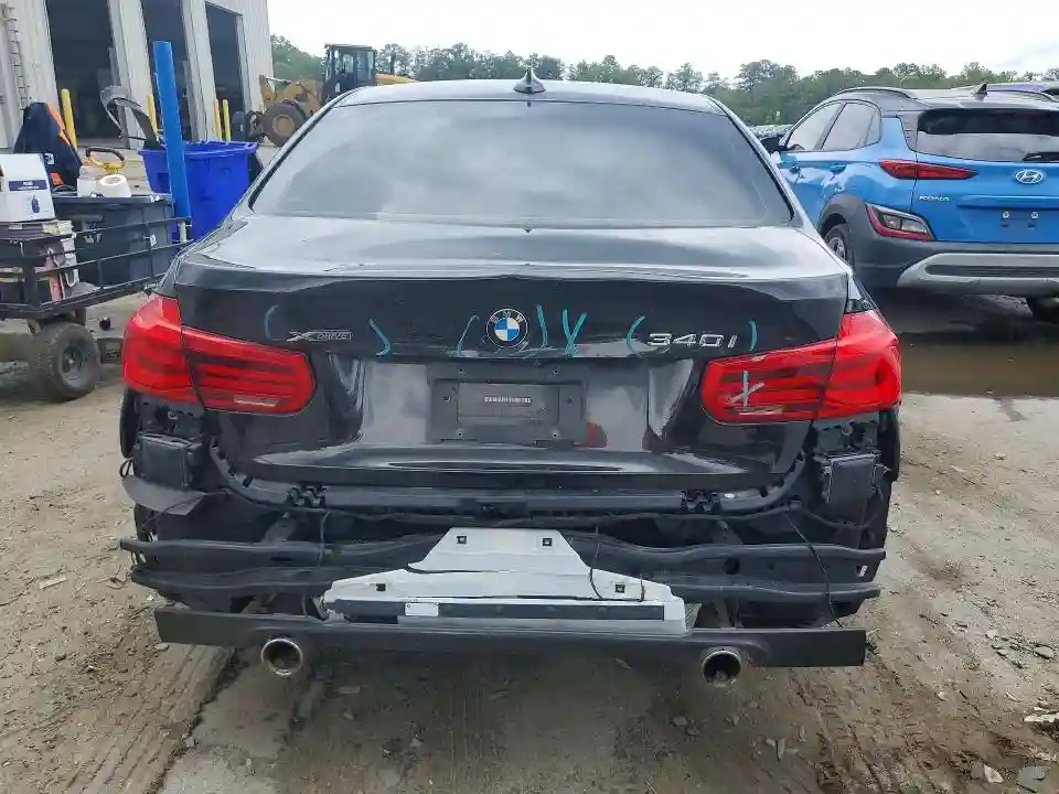 WBA8B7G57JNU95113 2018 BMW 3 SERIES-5