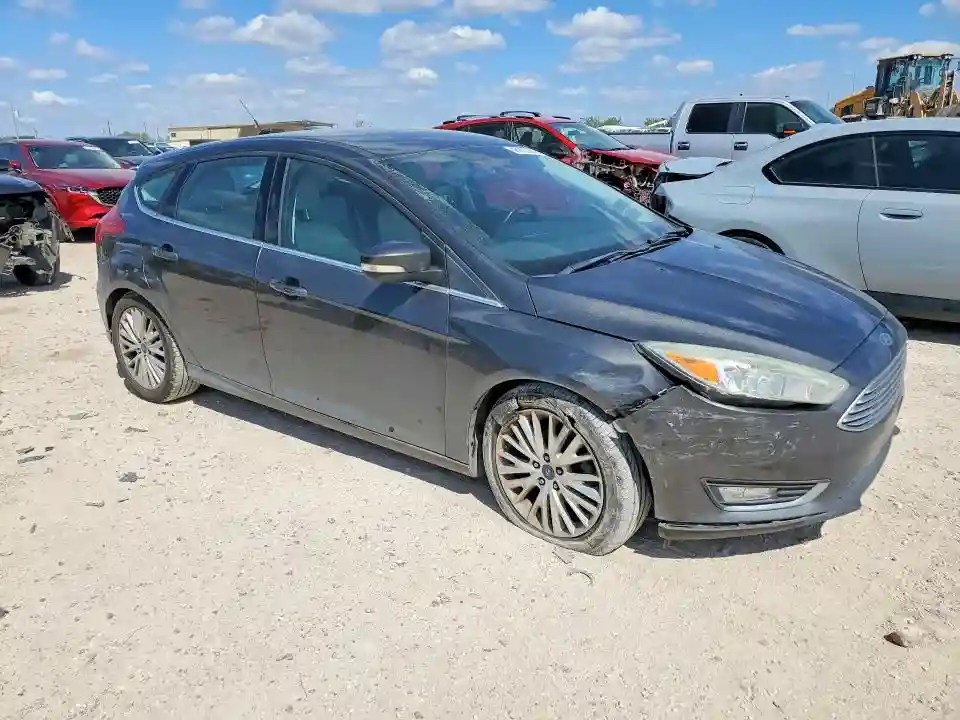 1FADP3N23GL287664 2016 FORD FOCUS-3