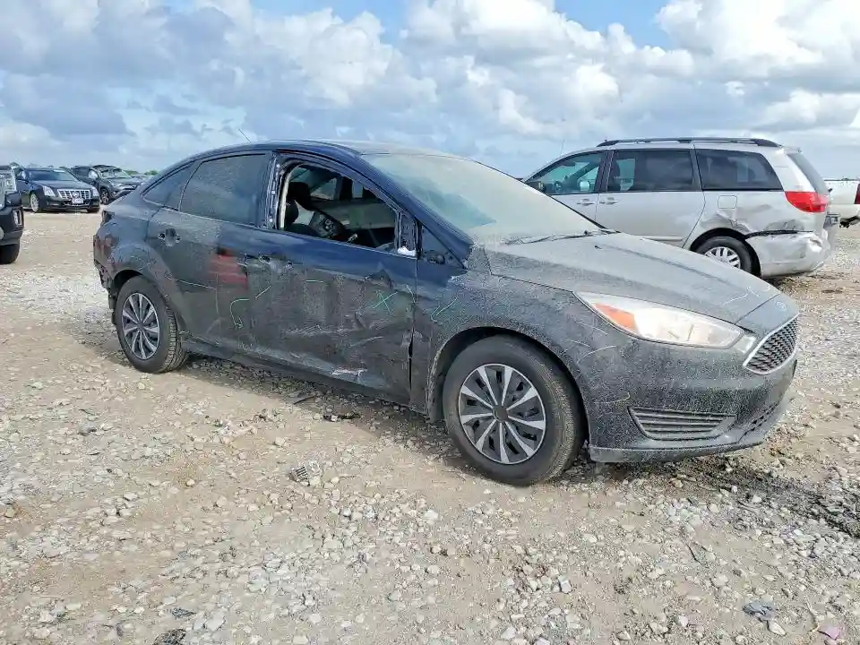 1FADP3E23JL304907 2018 FORD FOCUS-3