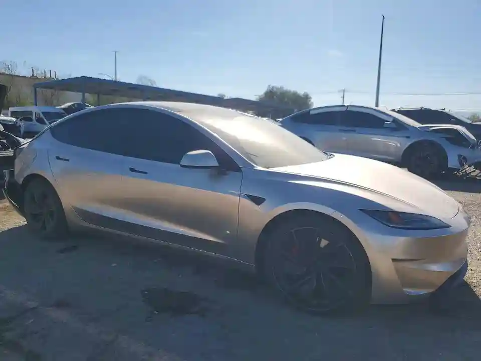 5YJ3E1ET8RF883643 2024 TESLA MODEL 3-3