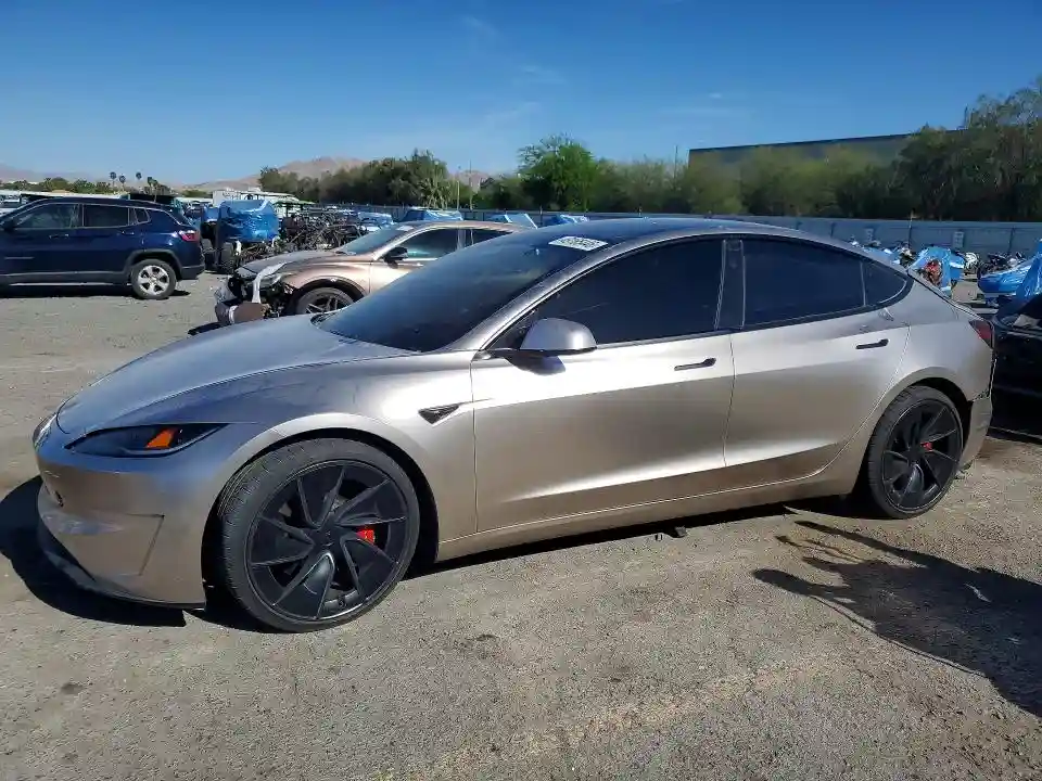 5YJ3E1ET8RF883643 2024 TESLA MODEL 3-0