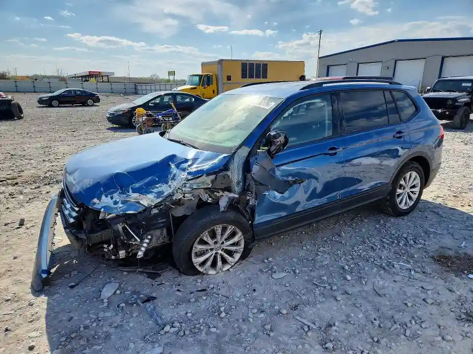 3VV0B7AX8JM018454 2018 VOLKSWAGEN TIGUAN-0