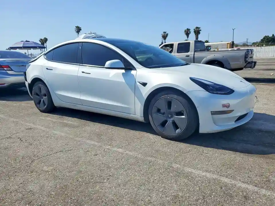 5YJ3E1EB2NF317625 2022 TESLA MODEL 3-3