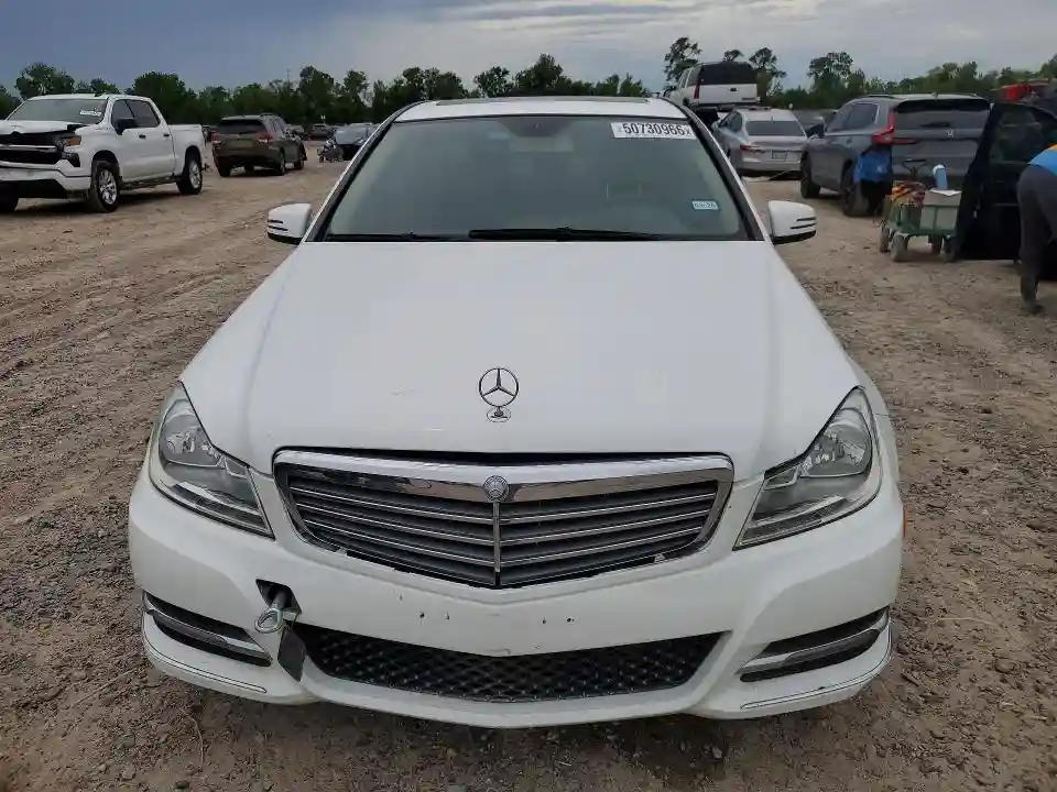 WDDGF4HB7DR252264 2013 MERCEDES-BENZ C-CLASS-4