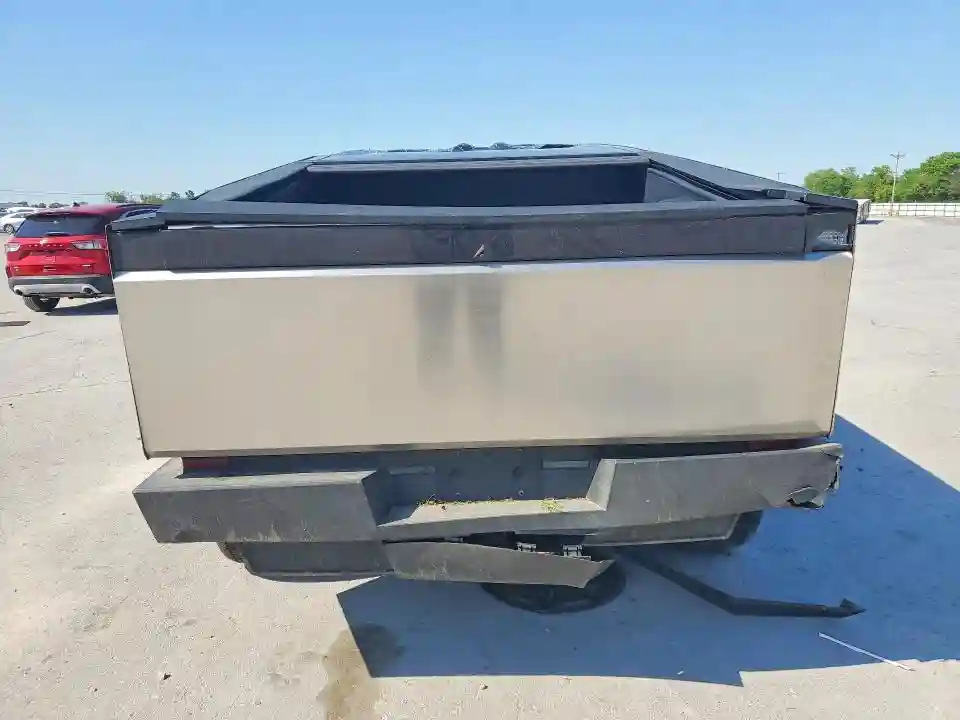 7G2CEHED8SA066593 2025 TESLA CYBERTRUCK-5