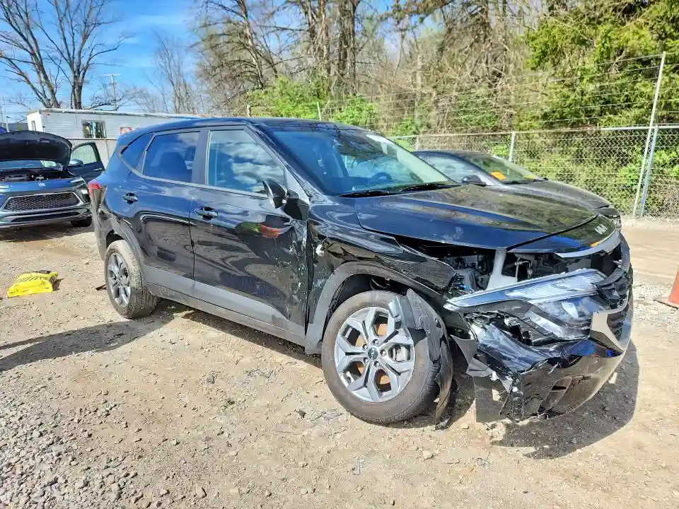 KNDEPCAA1S7727460 2025 KIA SELTOS-3