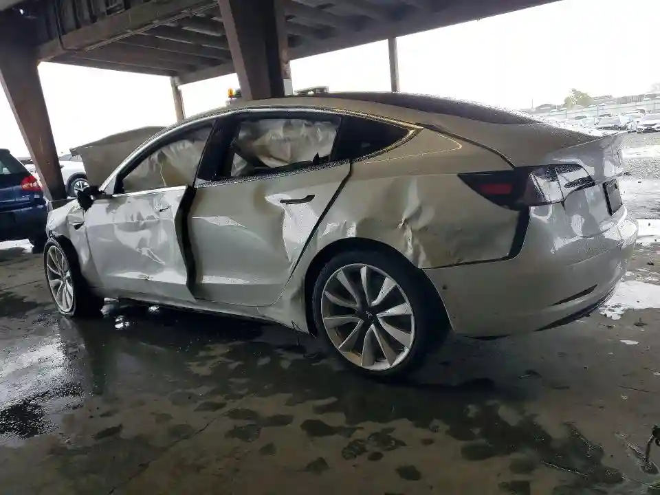 5YJ3E1EA9KF332125 2019 TESLA MODEL 3-1