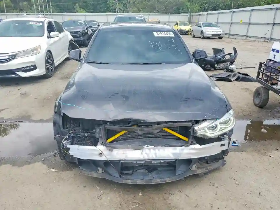 WBA8B7G57JNU95113 2018 BMW 3 SERIES-4