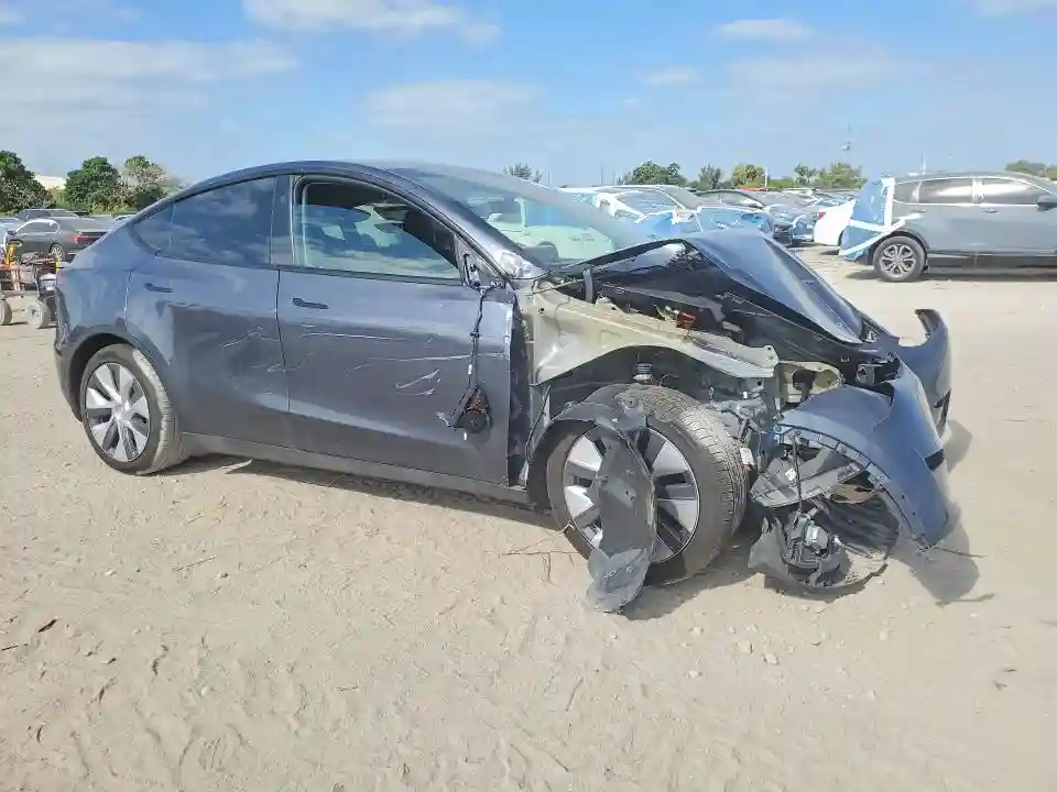 7SAYGDED7PF957273 2023 TESLA MODEL Y-3