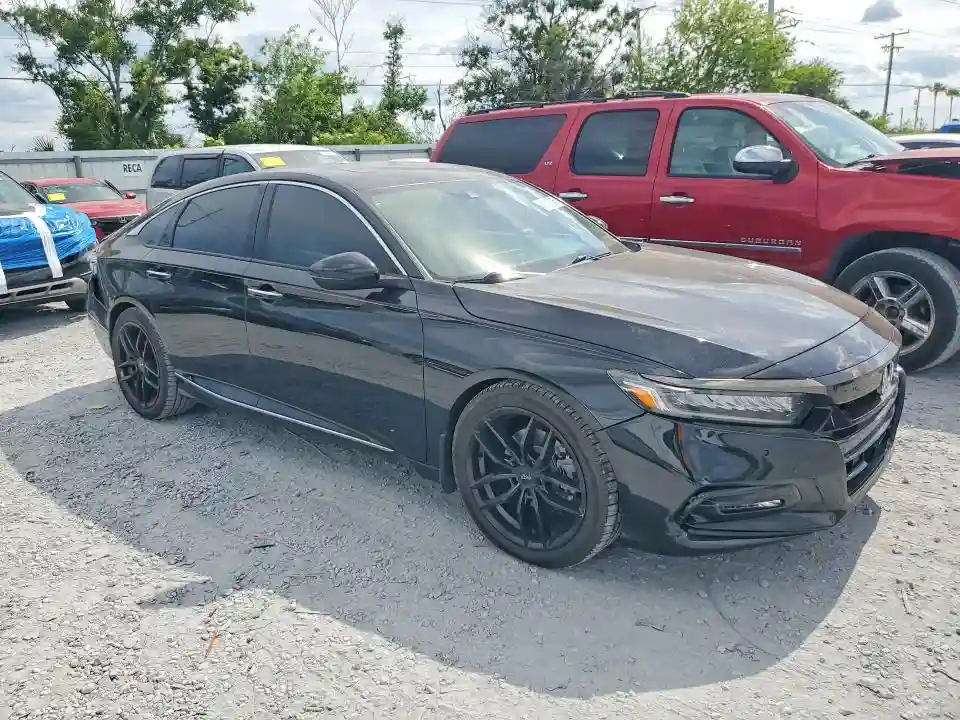 1HGCV2F93JA037184 2018 HONDA ACCORD-3