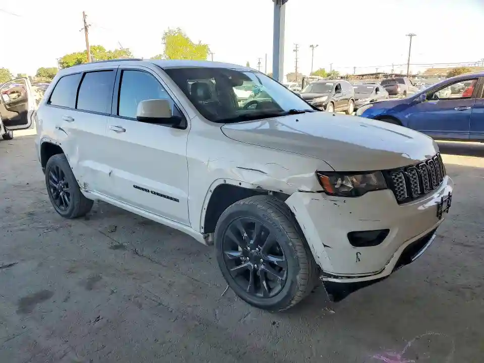 1C4RJFAG4JC211933 2018 JEEP GRAND CHEROKEE-3