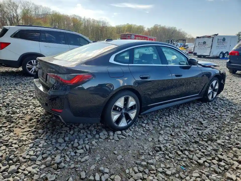 WBY83FB08RFS58415 2024 BMW I4 XDRIVE-2