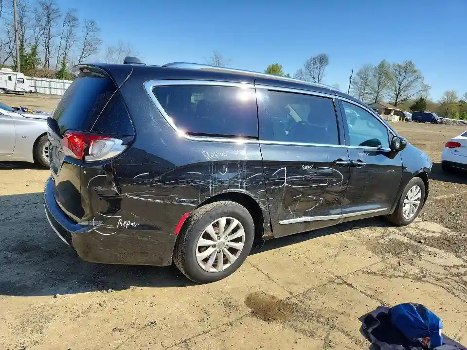 2C4RC1BG2KR531501 2019 CHRYSLER PACIFICA-2