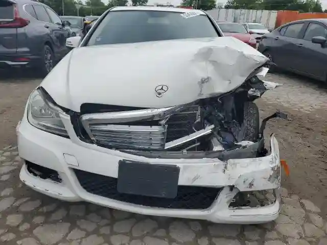 WDDGF4HB3DA800193 2013 MERCEDES-BENZ C-CLASS-4