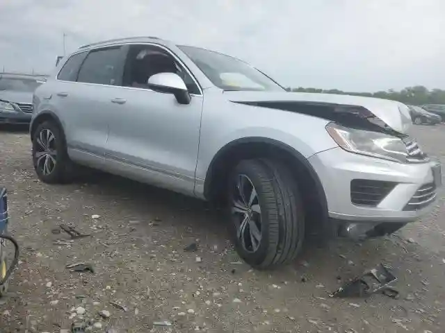 WVGRF7BP2HD001093 2017 VOLKSWAGEN TOUAREG-3