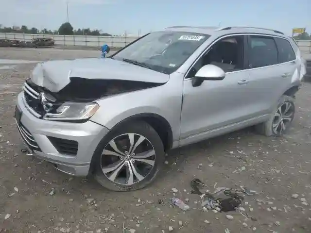 WVGRF7BP2HD001093 2017 VOLKSWAGEN TOUAREG-0