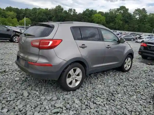 KNDPBCA28B7171924 2011 KIA SPORTAGE-2