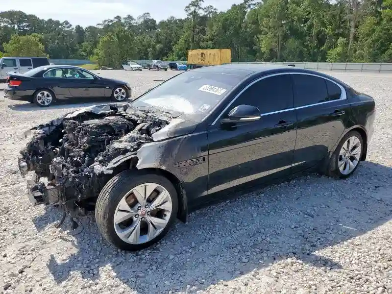 SAJAJ4FX4LCP55511 2020 JAGUAR XE-0
