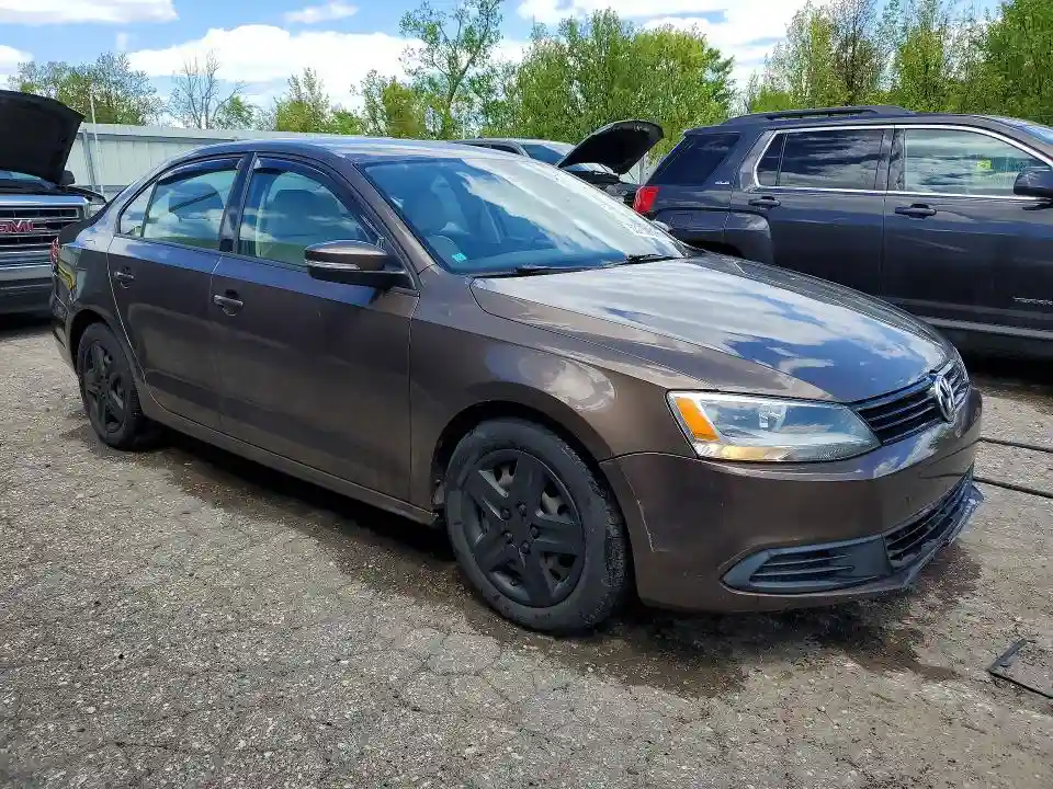 3VWD07AJ7EM238592 2014 VOLKSWAGEN JETTA-3