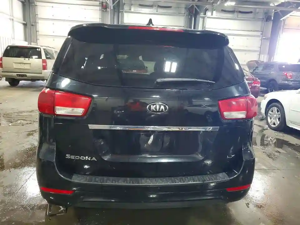 KNDMB5C1XG6099141 2016 KIA SEDONA-5