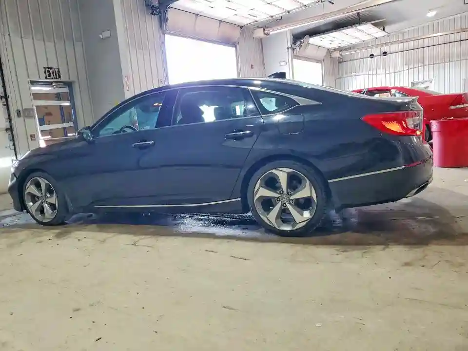 1HGCV1F9XJA070130 2018 HONDA ACCORD-1