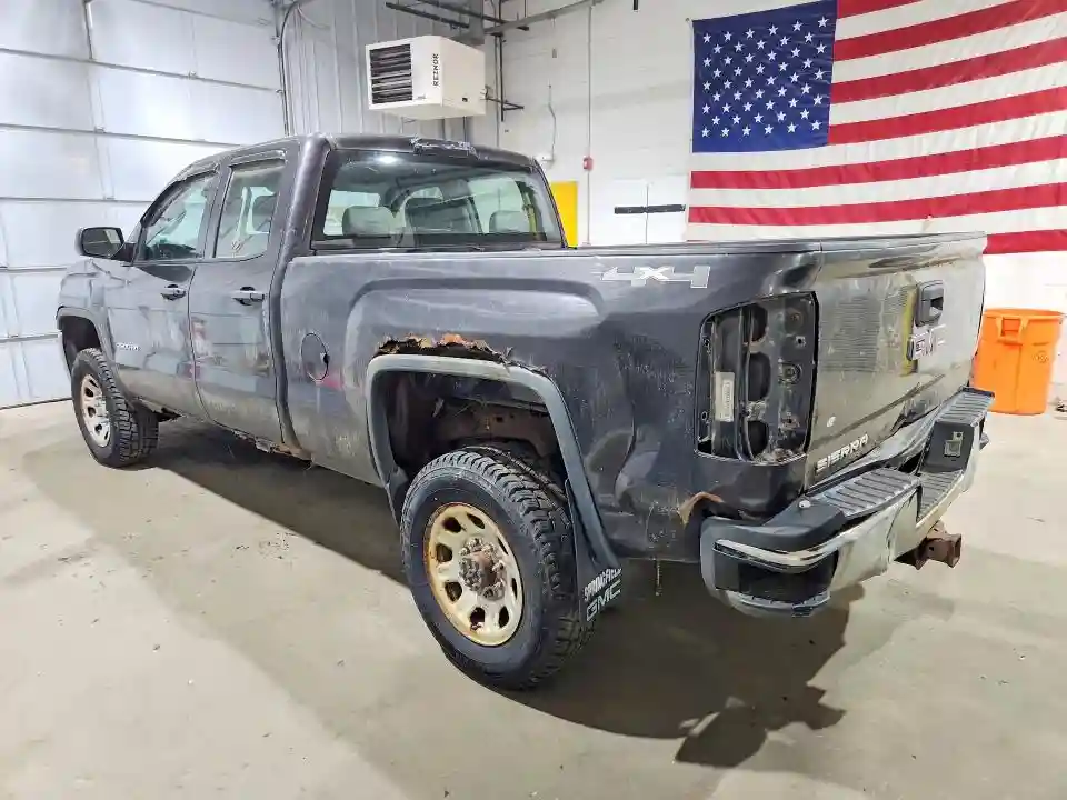 1GT22XEG4FZ141708 2015 GMC SIERRA-1