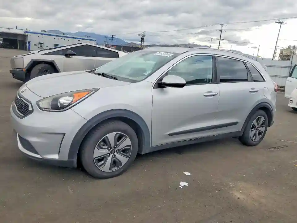 KNDCB3LC0H5044920 2017 KIA NIRO-0