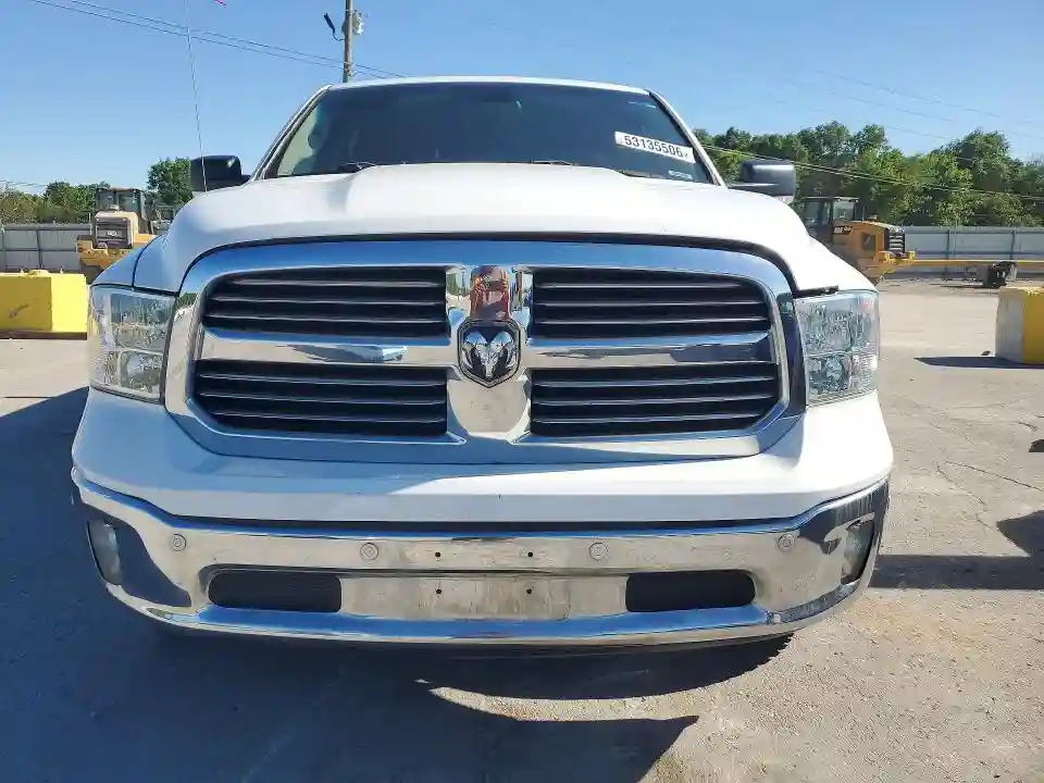 1C6RR7TM8JS273205 2018 RAM 1500-4