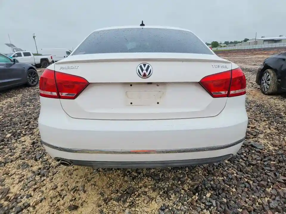 1VWCN7A37EC010205 2014 VOLKSWAGEN PASSAT-5