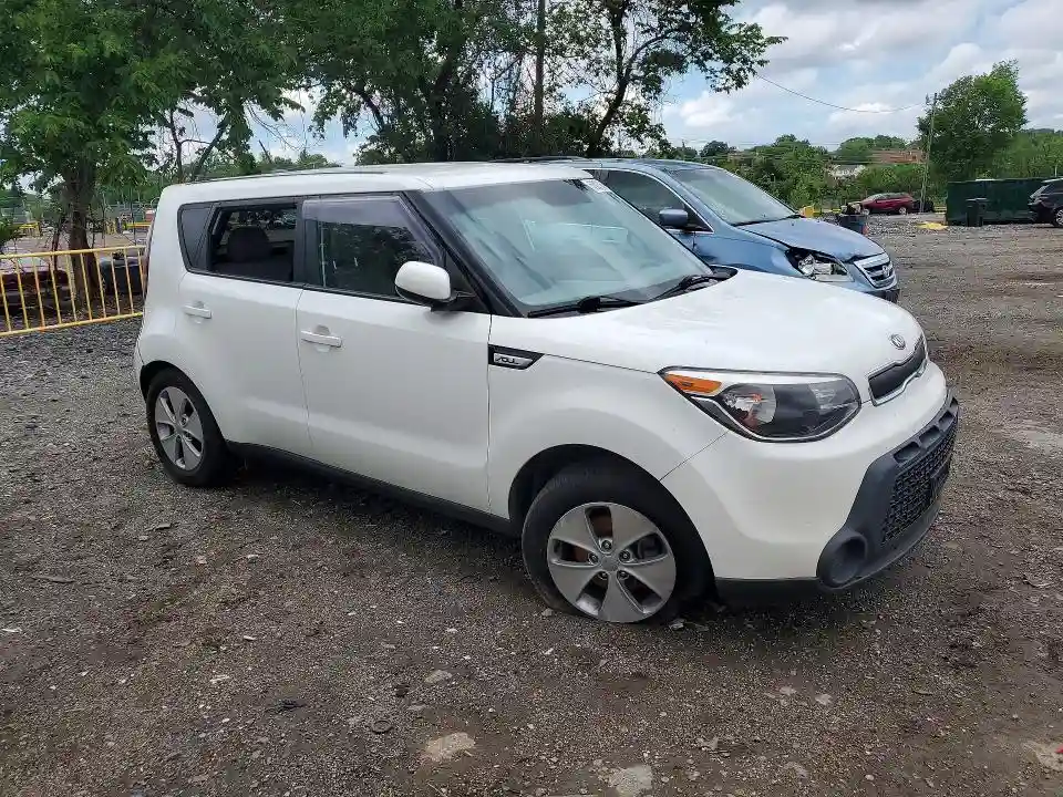 KNDJN2A25G7303990 2016 KIA SOUL BASE-3