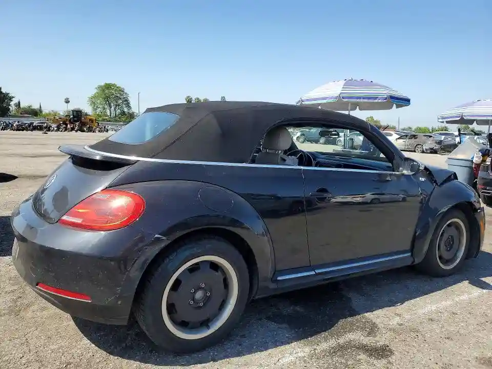 3VW5P7AT8DM804906 2013 VOLKSWAGEN BEETLE-2
