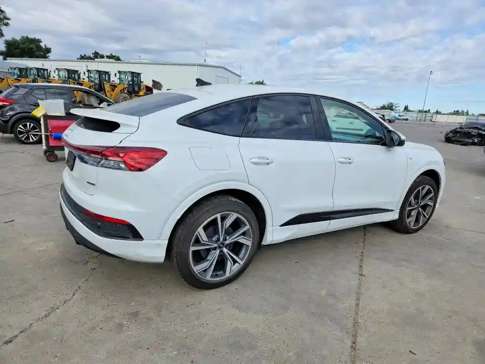 WA13UBFZ2RP057561 2024 AUDI Q4 E-TRON-2