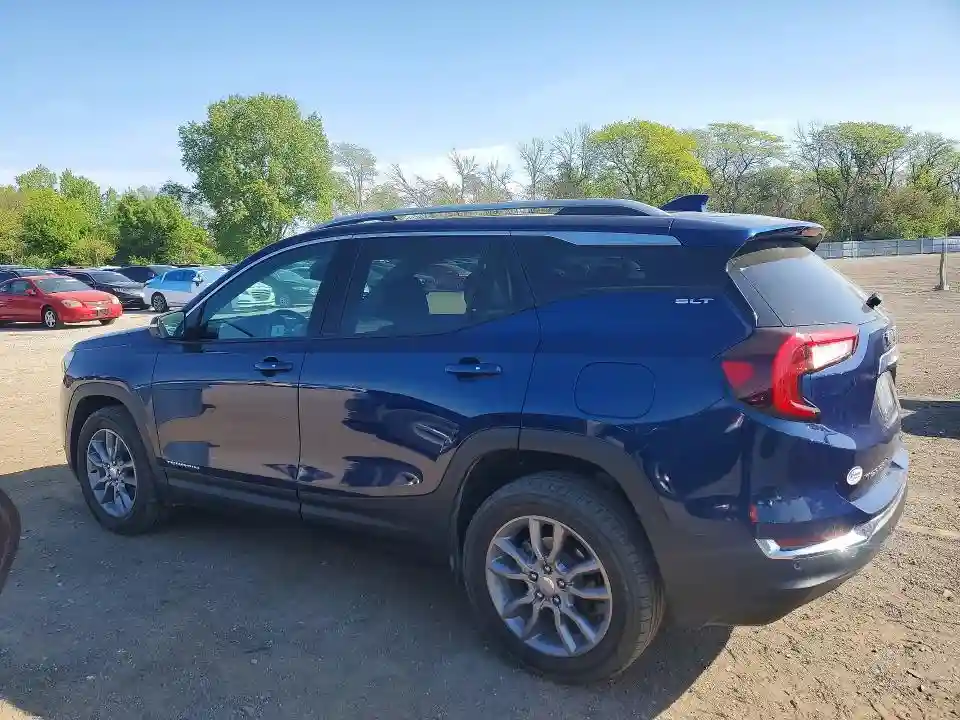 3GKALVEV6NL215281 2022 GMC TERRAIN-1