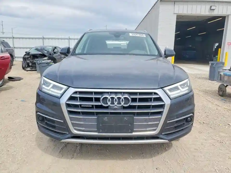 WA1CNAFY3J2234649 2018 AUDI Q5-4