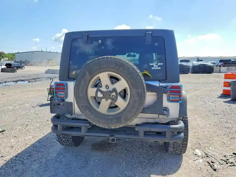 1J4BA3H17BL582713 2011 JEEP WRANGLER-5