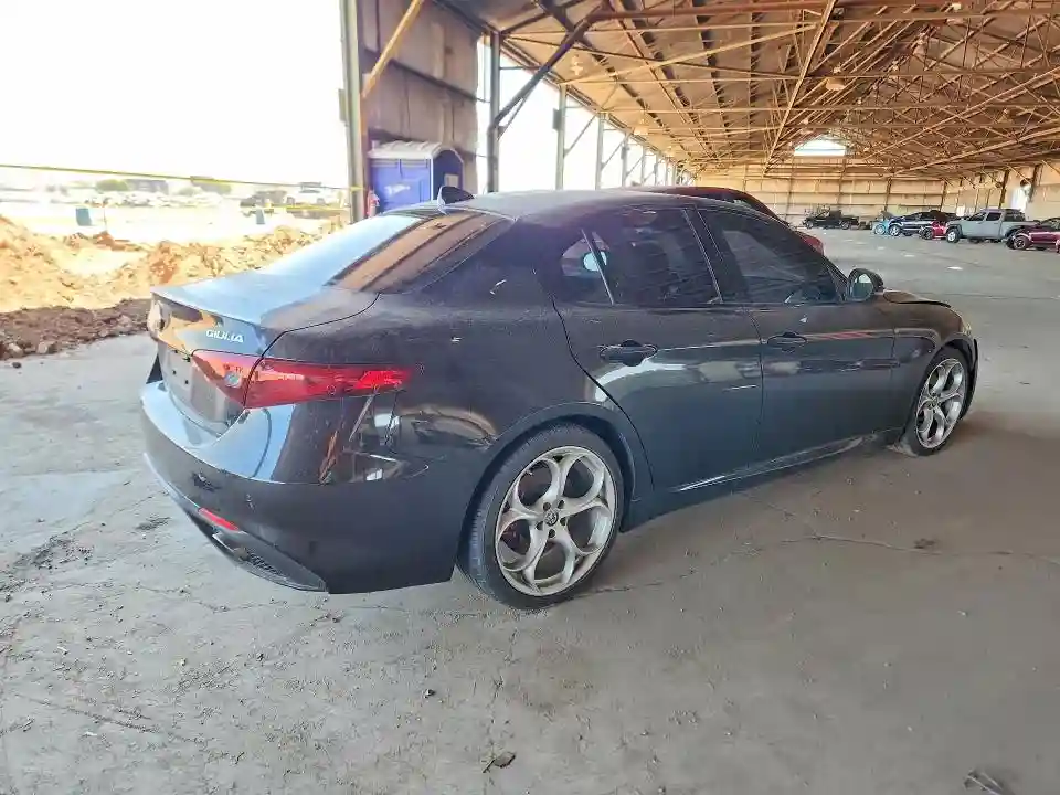ZARFAMBN2K7600882 2019 ALFA ROMEO GIULIA-2