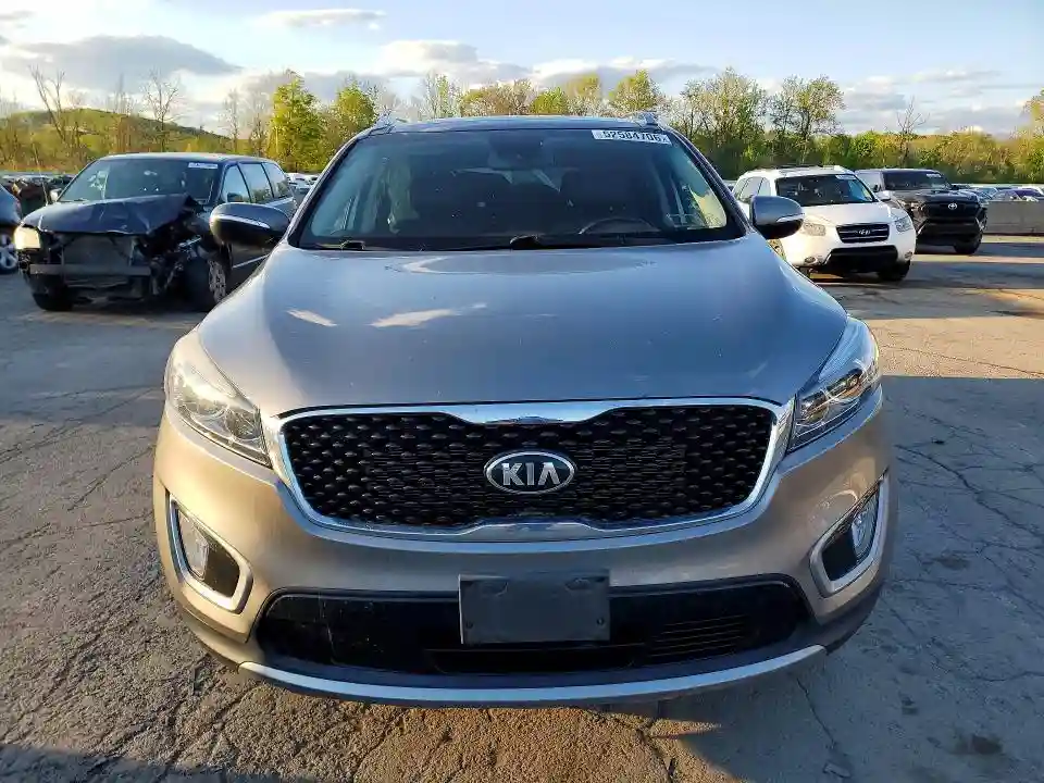 5XYPHDA58JG422246 2018 KIA SORENTO-4