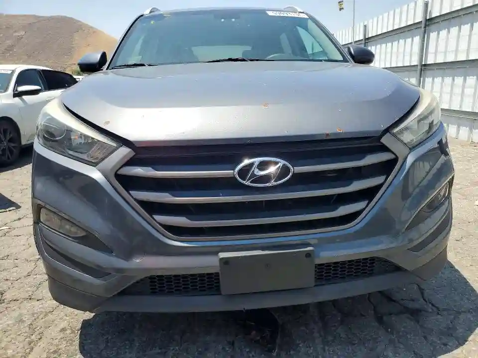 KM8J3CA4XGU068190 2016 HYUNDAI TUCSON-4
