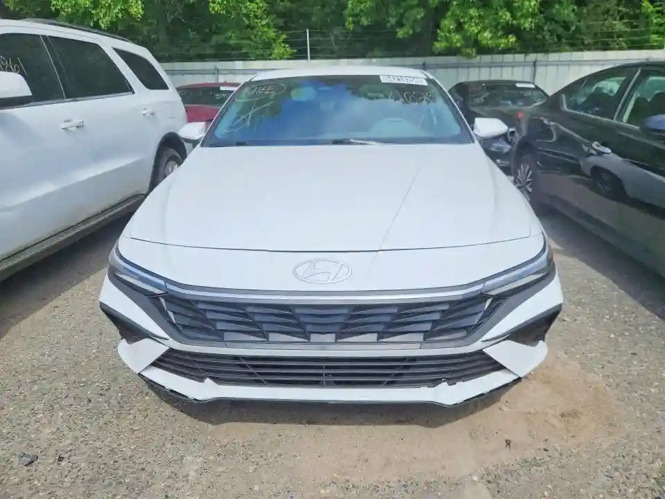 KMHLM4DJ9SU131625 2025 HYUNDAI ELANTRA-4
