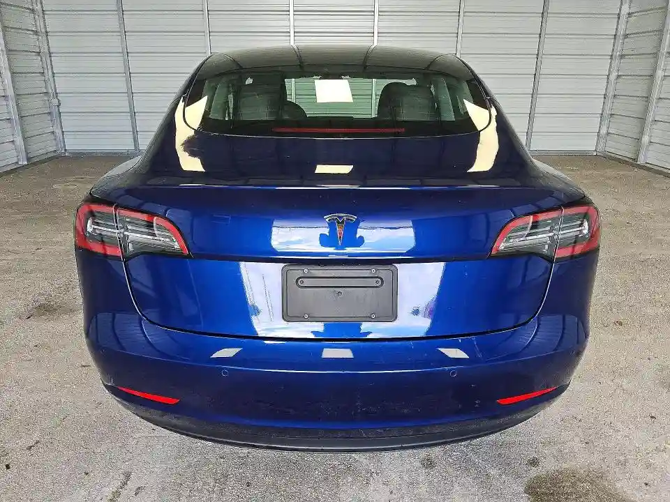 5YJ3E1EA3NF368929 2022 TESLA MODEL 3-5