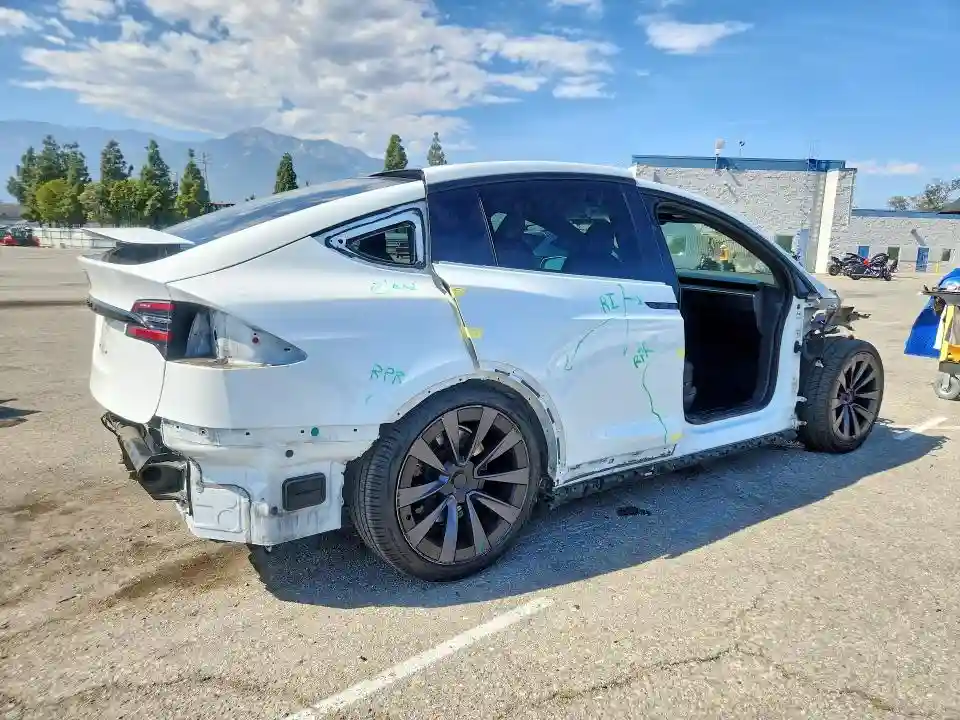 7SAXCBE53NF329793 2022 TESLA MODEL X-2