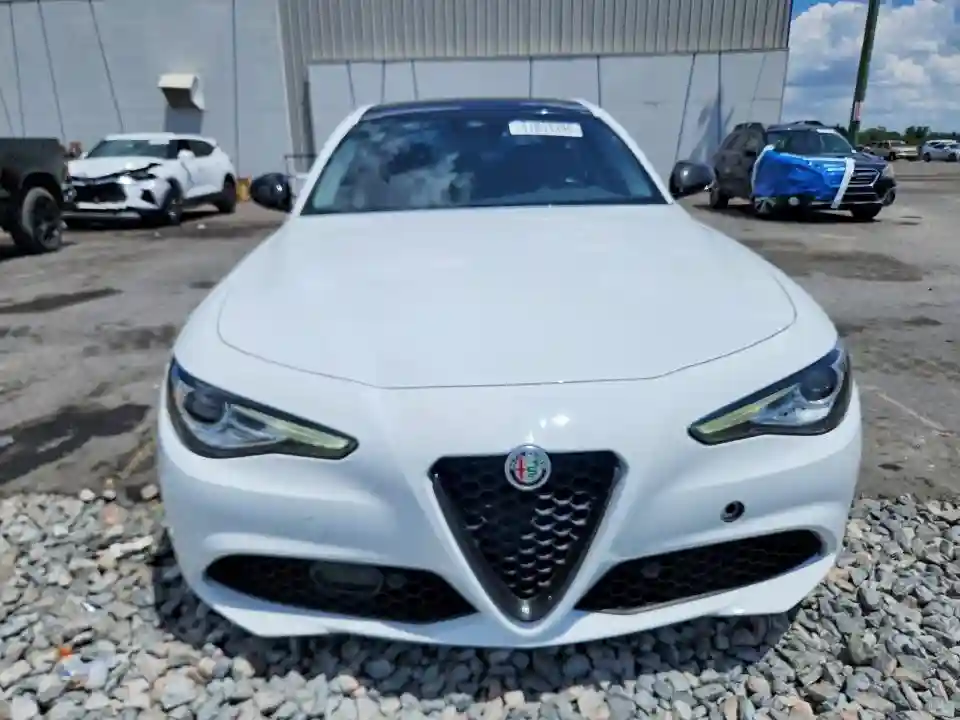 ZARFAMBN2M7644027 2021 ALFA ROMEO GIULIA-4