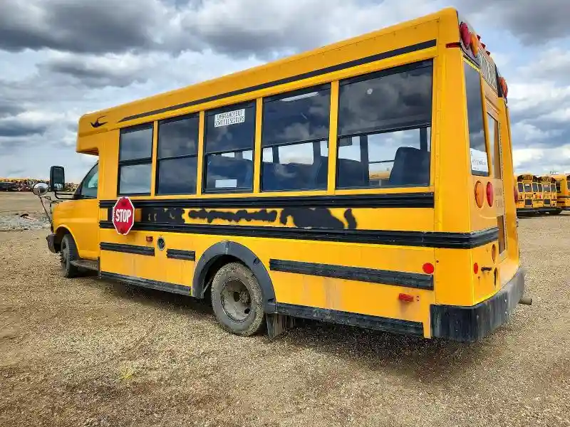 1GD373BG4B1172366 2011 GMC MICRO BIRD-2