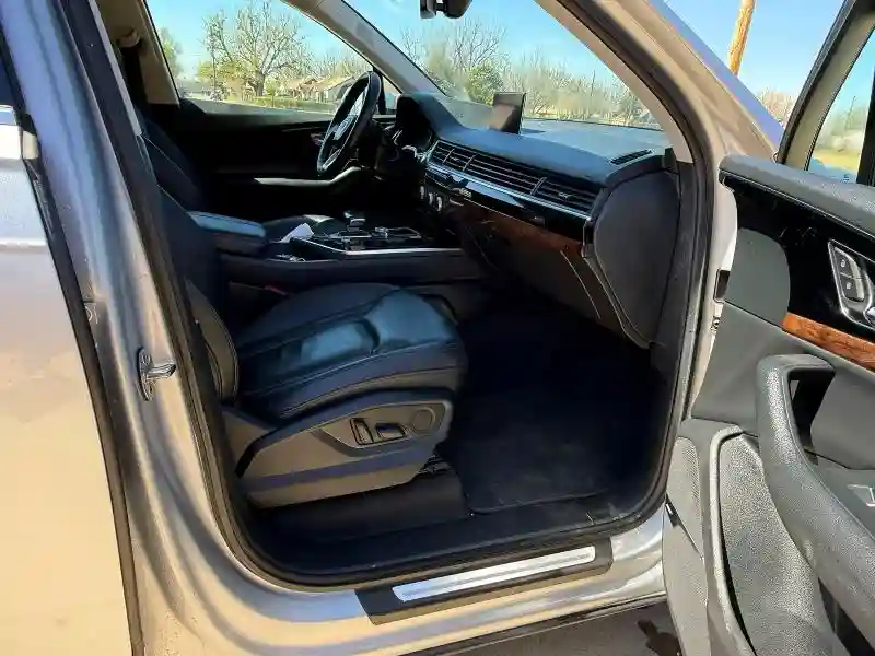 WA1LAAF72JD046552 2018 AUDI Q7-4