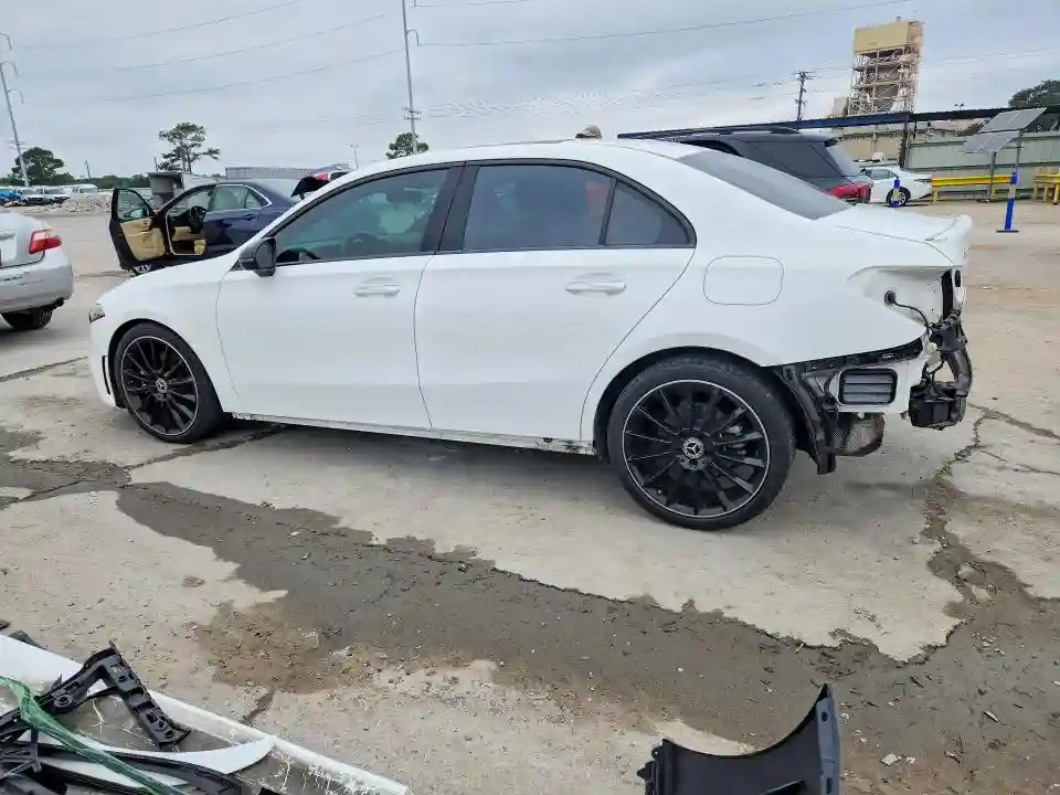 W1K3G4EB5NJ367767 2022 MERCEDES-BENZ A-CLASS-1