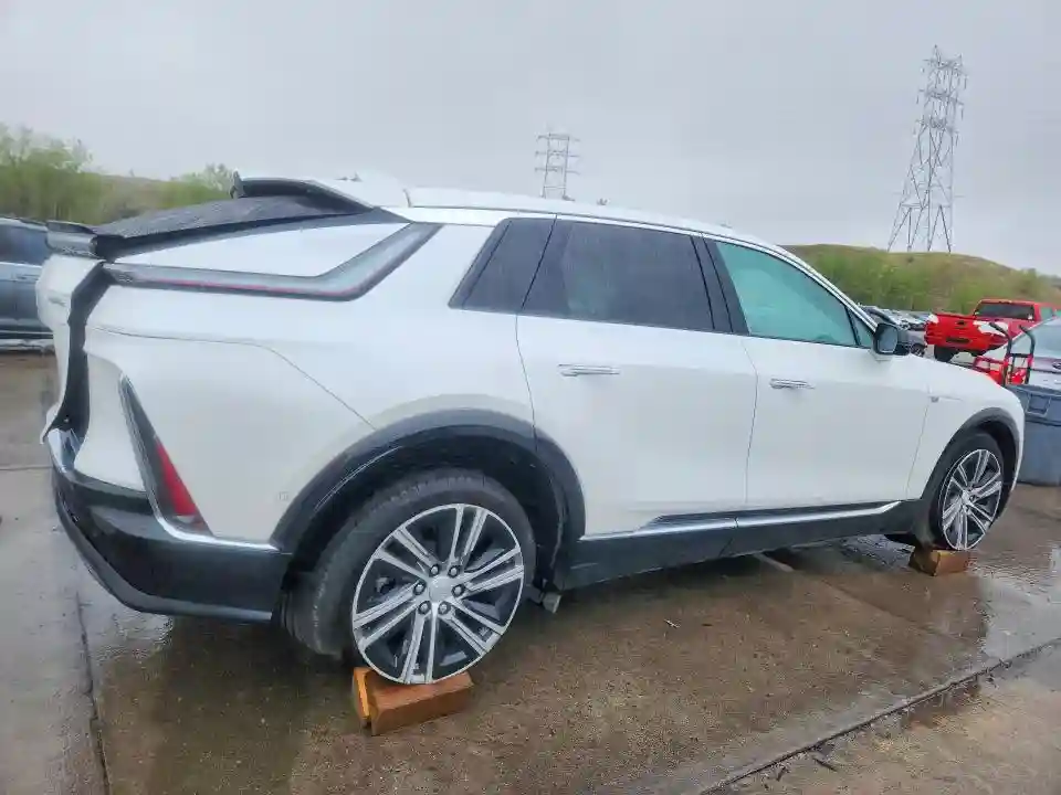 1GYKPPRL9RZ111904 2024 CADILLAC LYRIQ-2