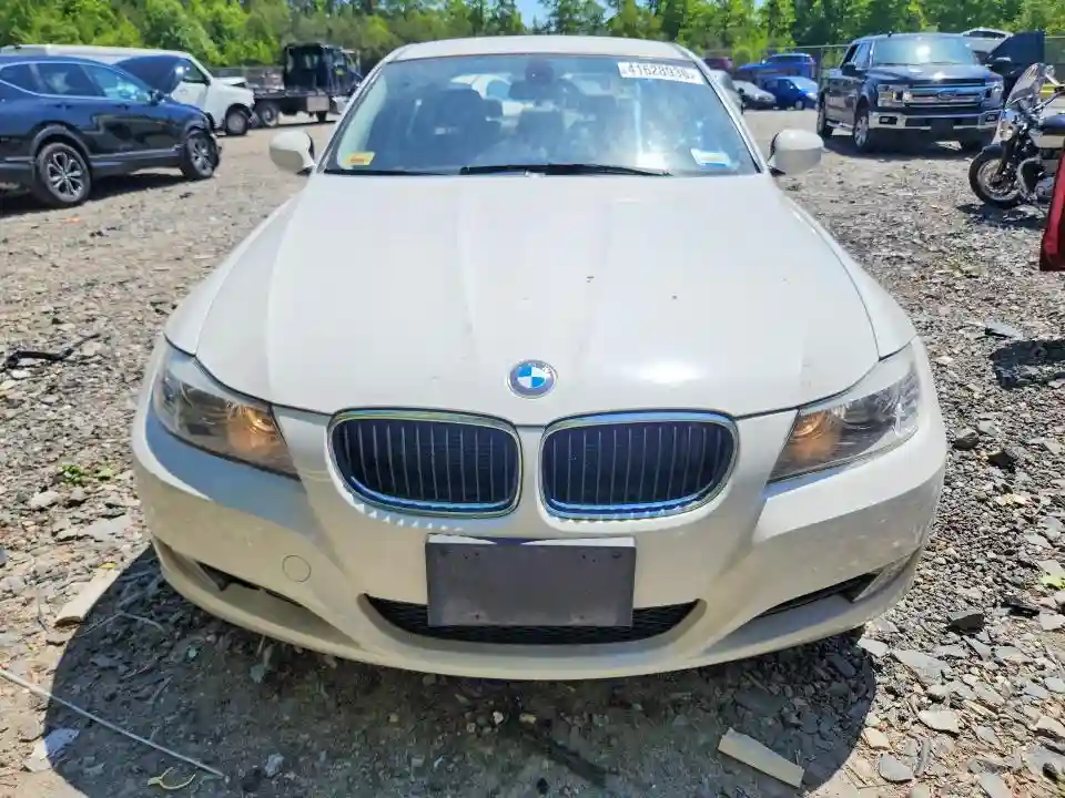 WBAPH7G57BNL85979 2011 BMW 3 SERIES-4