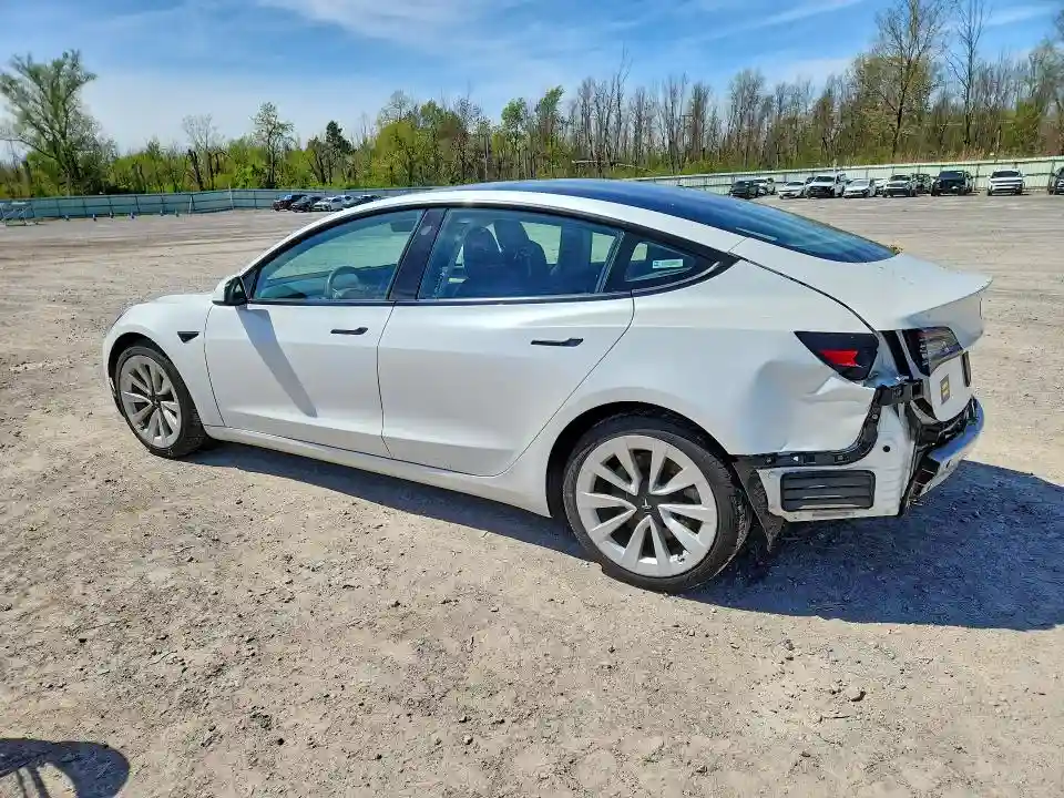 5YJ3E1EA1NF185884 2022 TESLA MODEL 3-1