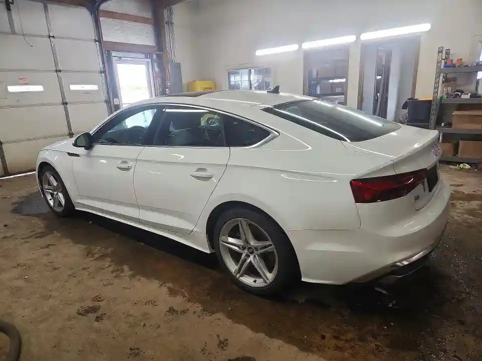 WAUDACF53NA008756 2022 AUDI A5-1