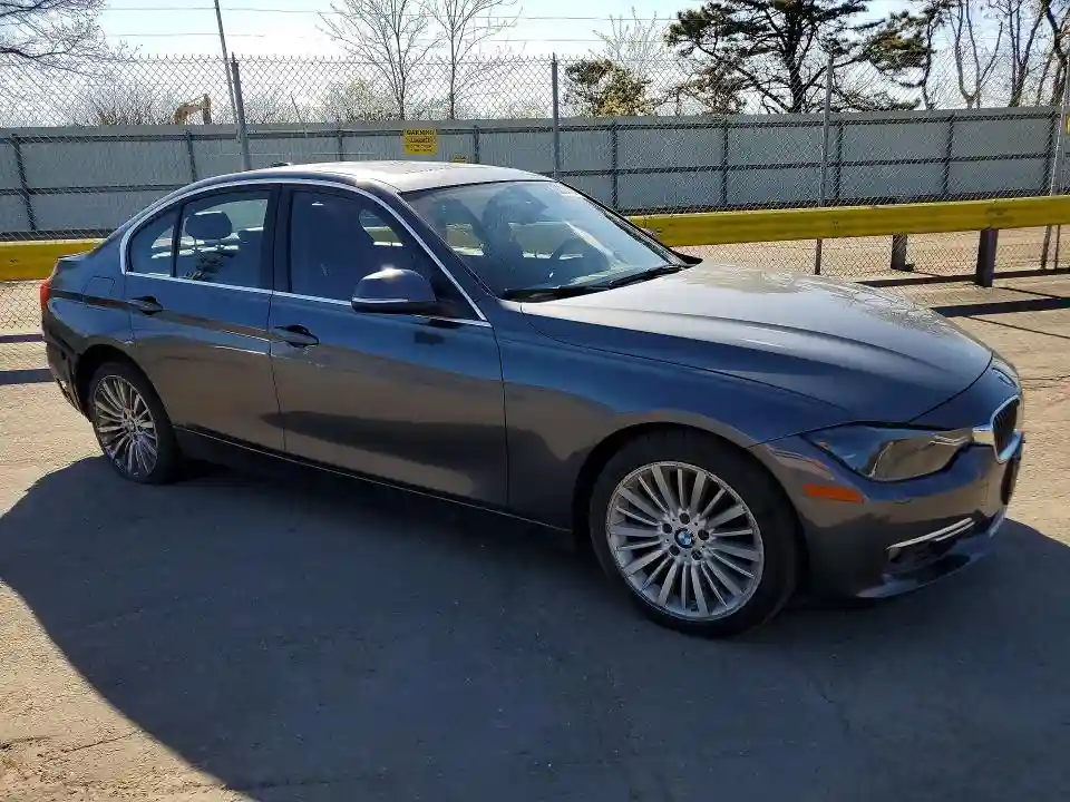 WBA3B5C52DF594442 2013 BMW 3 SERIES-3